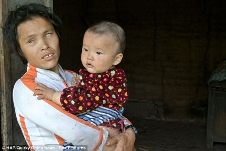 Слепая китаянка продала четверых своих детей