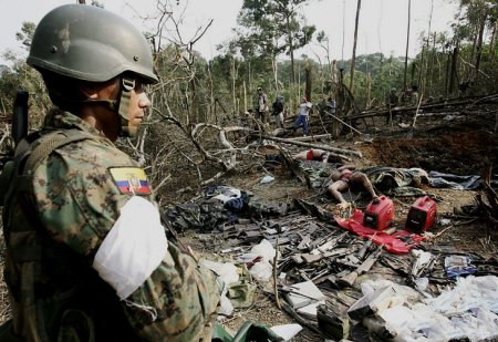 Мёртвые колумбийские партизаны и партизанки