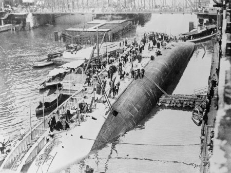 При крушении корабля «Истленд» погибло больше пассажиров, чем на знаменитых «Титанике» и «Луизиане»