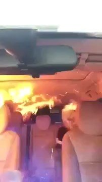 Пацаны зажгли в машине