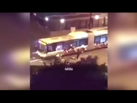 Париж: Мусульмане с криками "Аллах Акбар!" сожгли автобус