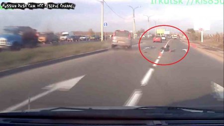 Водитель иномарки насмерть сбил дорожного рабочего в Иркутске 