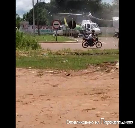 Полицейский вертолёт зацепил винтом грузовик 