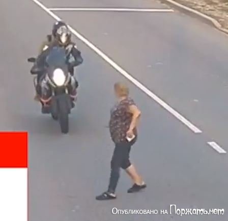 Женщина сбита мотоциклистом,травма руки 