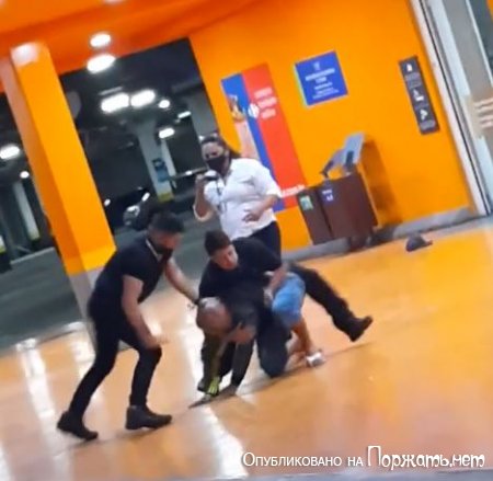 Негроид избит и убит охранниками в супермаркете на севере Порту-Алегри