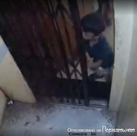 Мальчик пяти лет раздавлен лифтом,Индия 